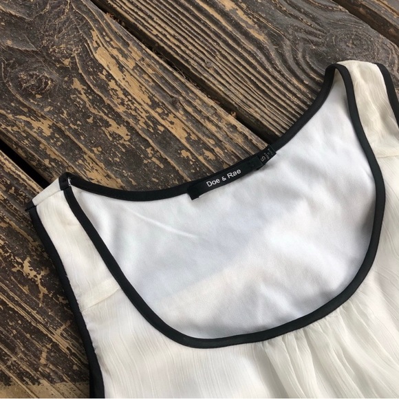 Doe & Rae Ruffle Layer Contrast Edging Tunic Dress - Picture 4 of 7